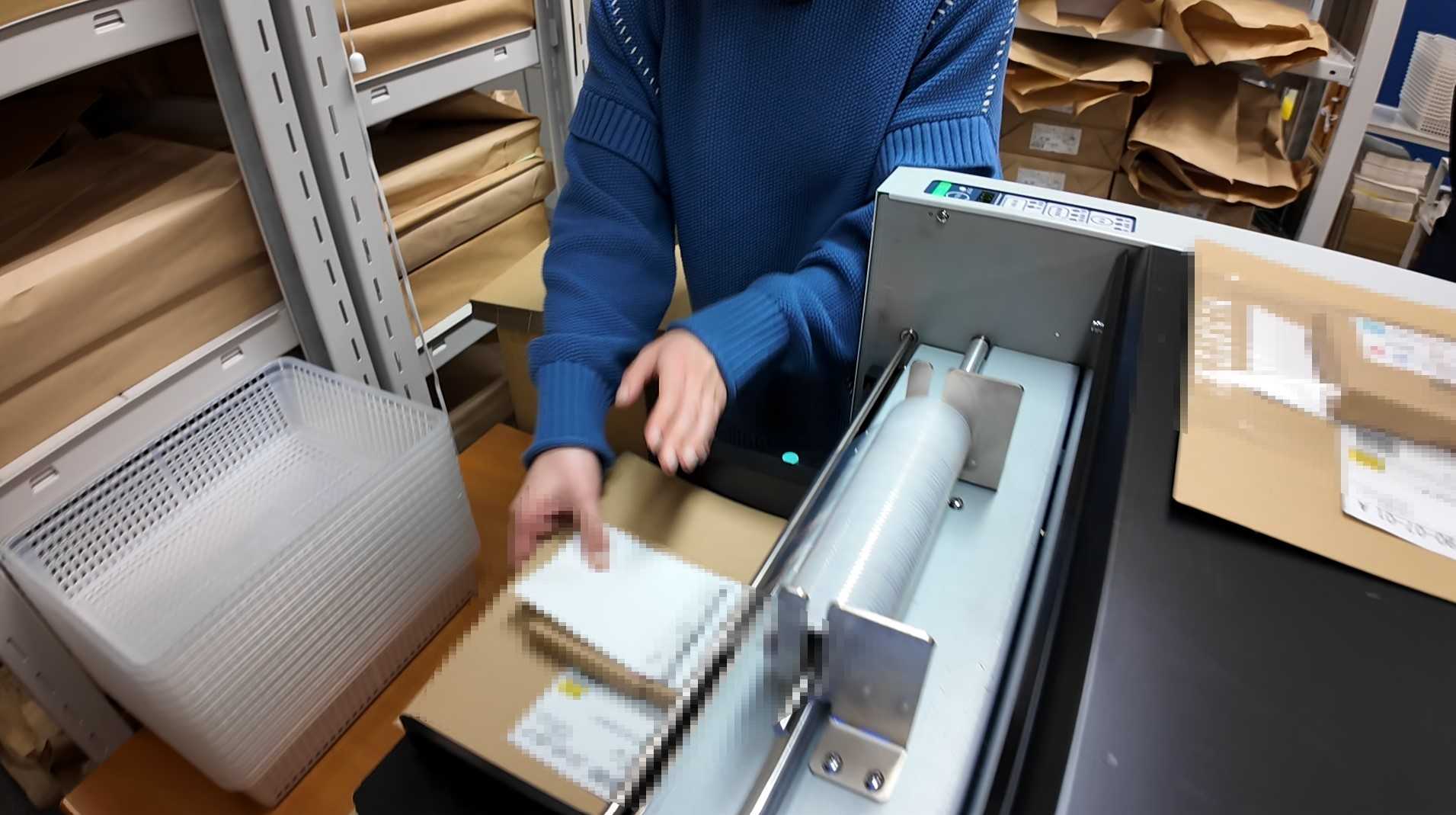 名刺印刷業における省力化の重要性を説く。